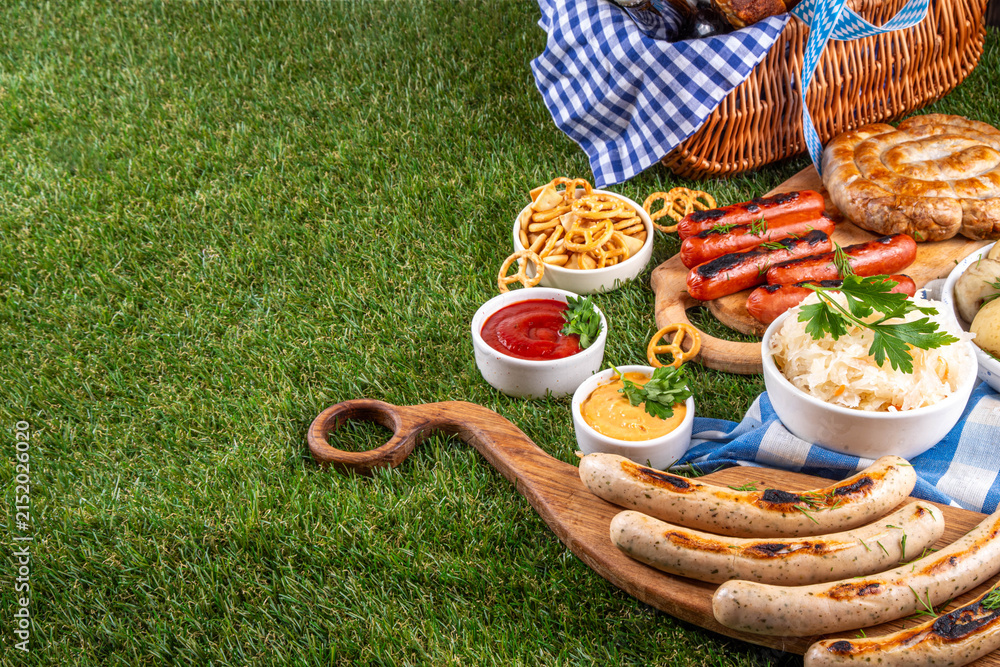 Obraz premium Oktoberfest picnic and barbecue food, Oktoberfest bavarian party menu