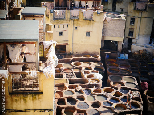 Quadro su tela Traditional Moroccan leather tannery of Fes, Morocco