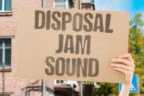 Konstfotografi "Disposal jam sound" A stuck grinder makes you listen for the clue to the problem
