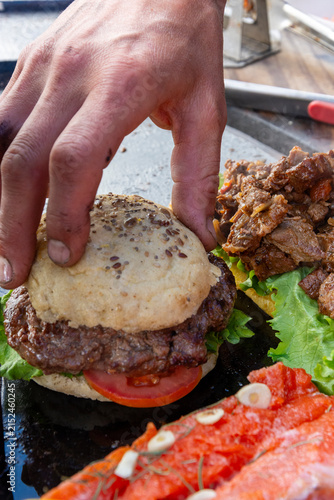 puesto de comida callejera de hamburguesas