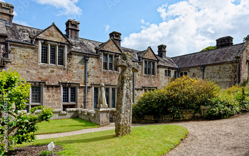 Fotografía Historic Granite Courtyard and Ancient Celtic Cross