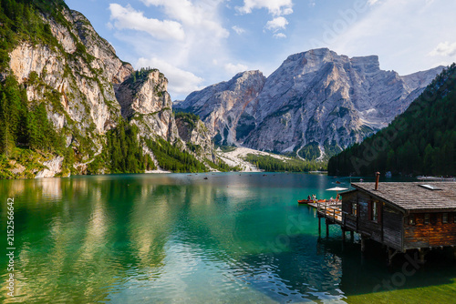 Foto Sunny morning in the Italian Alps by Braies Lake