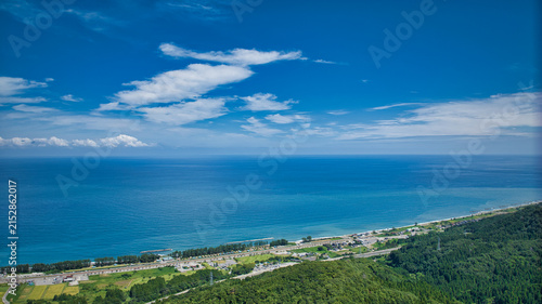 Konstfotografi 夏の富山県朝日町笹川地区周辺から見た宮崎海岸の様子