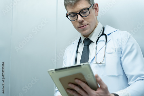 Fotografie portage Doctor check schedule, Pediatrics, surgeon, orthopedic physician, pathology, psychiatrist, medicine, Professional physician, Ophthalmologist, consultant , diagnostician, clinic, hospital
