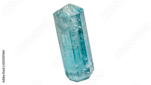фотографія Raw natural light blue aquamarine crystal beryl gemstone isolated on transparent