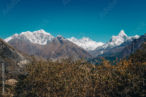 Foto Himalayan Giants Everest Lhotse Ama Dablam Above Dry Valley