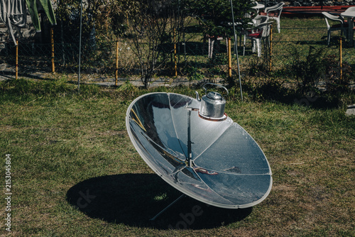 Obraz na płótnie Solar Cooker Heating Kettle in Himalayan Mountain Camp