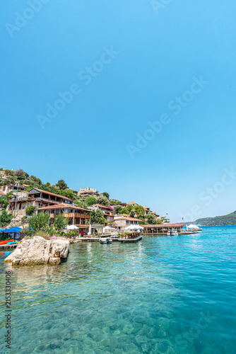 Fotografía Turquoise waters and ancient Lycian coast of Kekova Island during a boat cruise in Antalya, Turkey