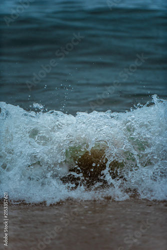 파도가 터지는 순간