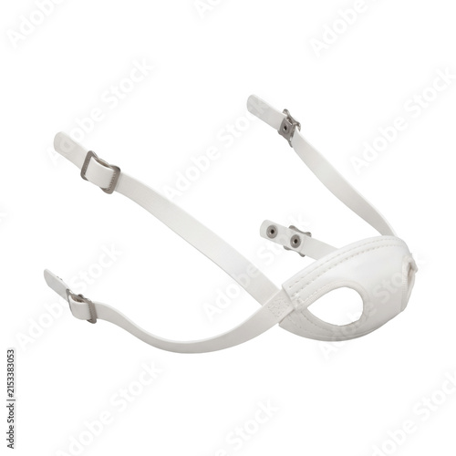 Fotografía White leather muzzle for dogs with adjustable straps and metal buckles