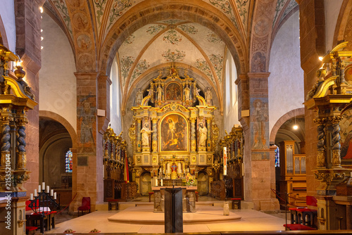 Altarraum der Kirche von Kloster Steinfeld in der Eifel