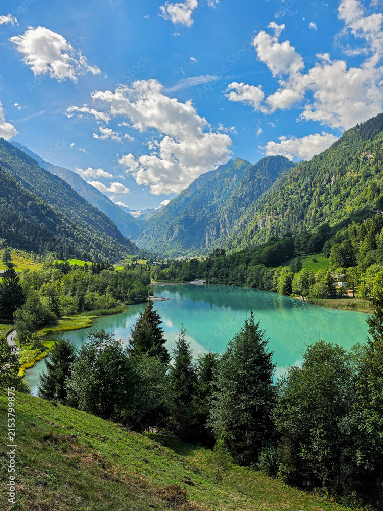 Fototapeta premium lake klammsee and mountains near kaprun, austria
