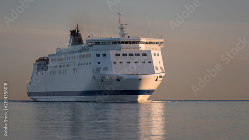 Canvas Print PASSENGER/CAR FERRY - The ship is heading to the seaport