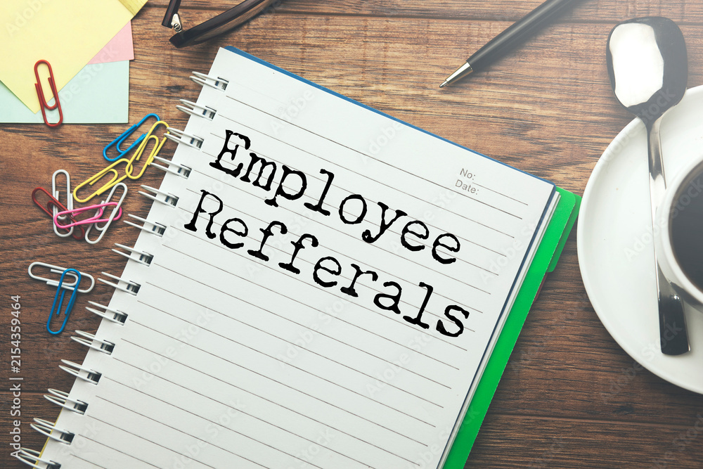 Obraz premium employee Refferals text in paper