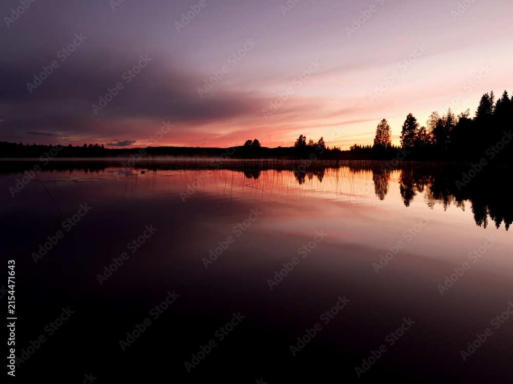 Obraz premium sunset on the lake