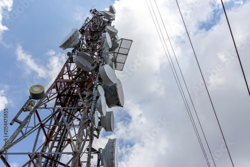 Fotografía Telecommunication tower providing wireless signal technology on Mount Pantokrato