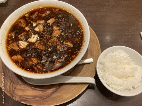 四川料理　麻婆豆腐と白米
