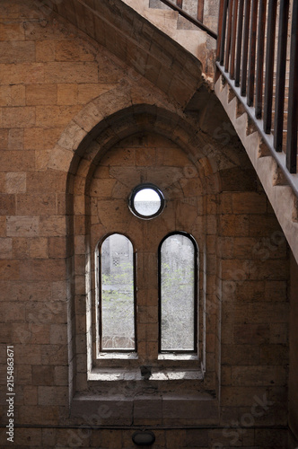 Quadro su tela window in the old brick building