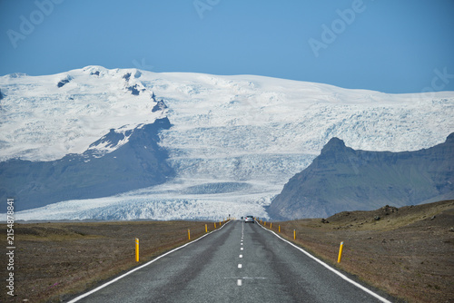 Fotografie road to the glacier in south Iceland