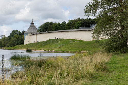 Cuadro en lienzo Russia. Pskov. View of the architecture of the Pskov Kremlin.