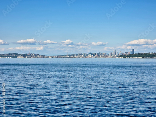 Konstfotografi Seattle skyline and Space Needle viewed across Elliott Bay, Washington
