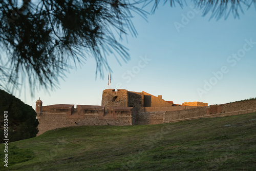 Fotografía The Royal Castle of Collioure (Château Royal de Collioure) is an imposing medieval coastal fortress located in the town of Collioure, in the French department of the Pyrénées-Orientales