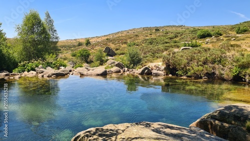 Photography Une magnifique vasque du Tarn naissant sur le mont Lozère, non-loin des sources