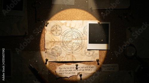 Fotografía Mystery Crime Investigation Board with Spotlight, Pin Map, and Notes