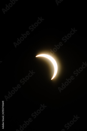 Cuadro en lienzo Close up view of the solar eclipse