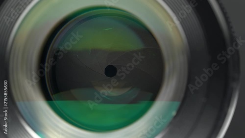 Wide-aperture lens featuring aperture and diaphragm blades, close-up video