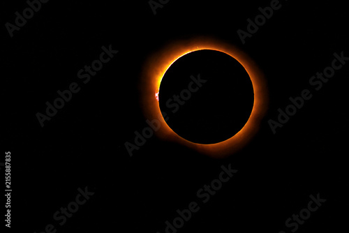 Cuadro en lienzo Total solar eclipse showing the diamond ring effect with solar prominences and c