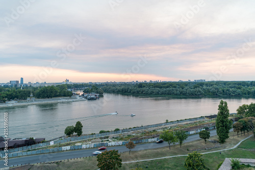 Quadro su tela Sunset view of Sava and Danube river confluence in Belgrade Serbia