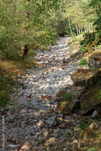 La Sumène, petite rivière d'Ardèche, à sec après la canicule