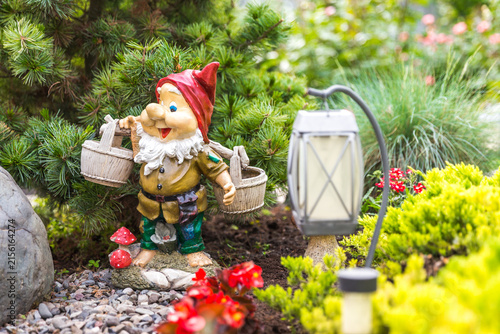 Cuadro en lienzo garden dwarf in home garden, gnome decoration