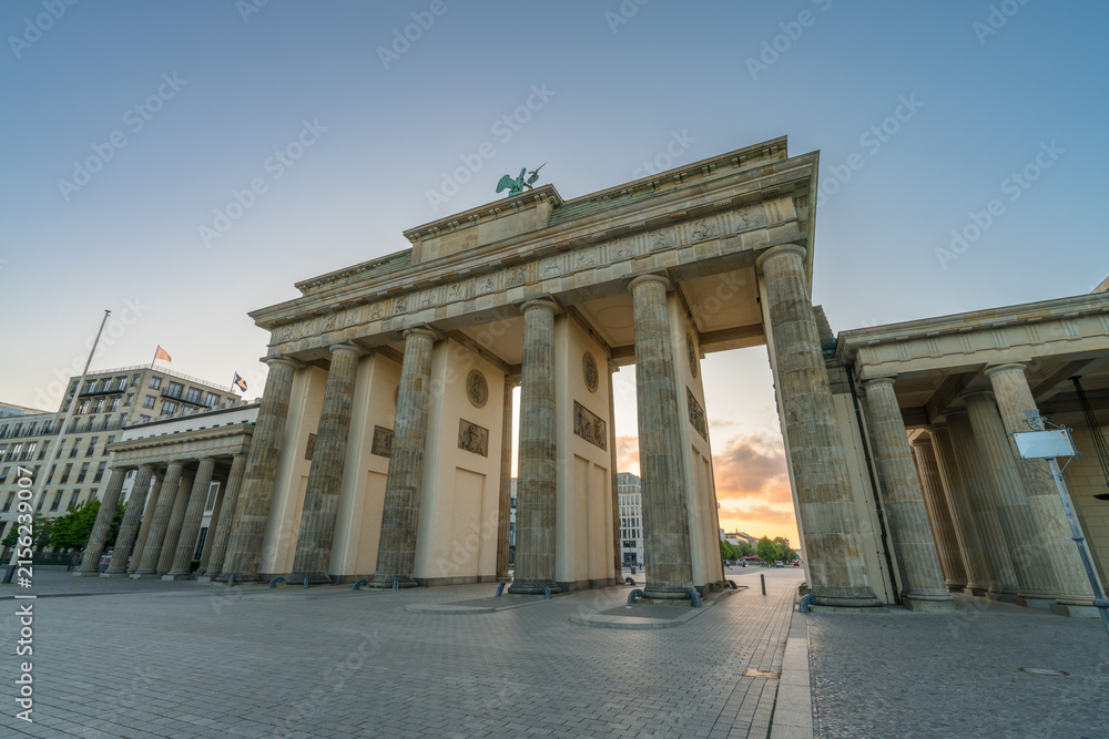 Fototapeta premium The Brandenburg Gate in Berlin at sunrise. Germany