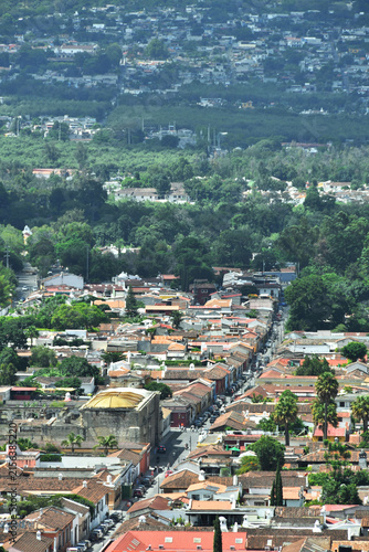 Cuadro en lienzo Calles y Avenidas en la ciudad de Antigua Guatemala, destino turístico y de viaje en Guatemala