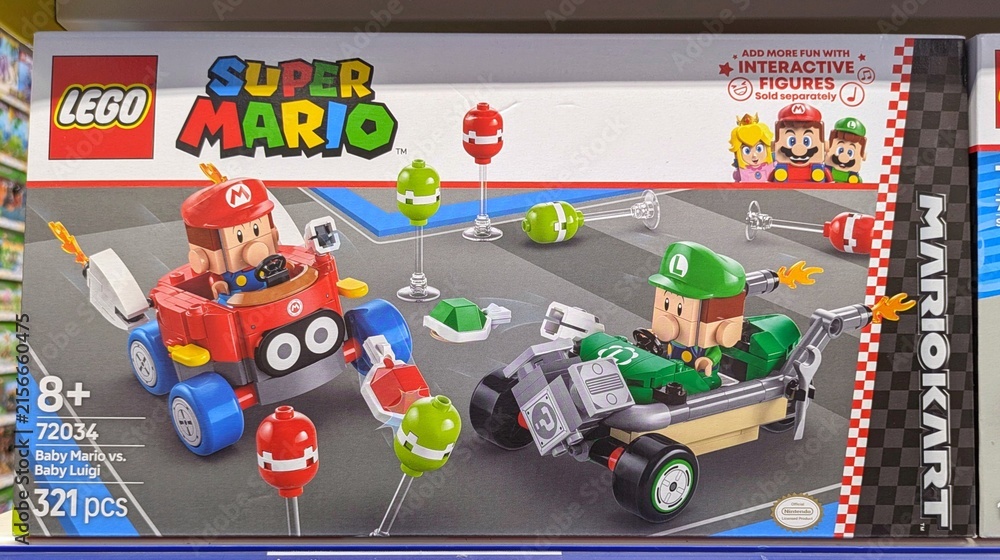 Fototapeta premium Caja con juguete lego de Super Mario Mariokart con Baby Mario y Baby Luigi del videojuego de Nintendo en juguetería Juguettos en Madrid, España, 3 de junio de 2026