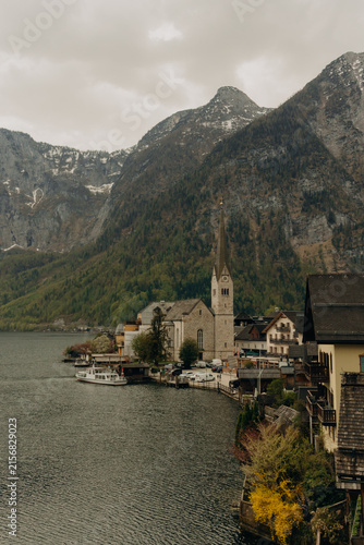 Cuadro en lienzo Hallstatt Lutheran Church by Hallstatter See and Austrian Alps, Austria