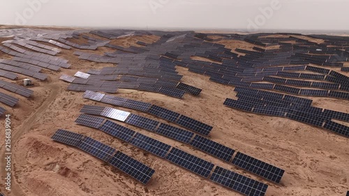 Integrated solar power and energy storage station	