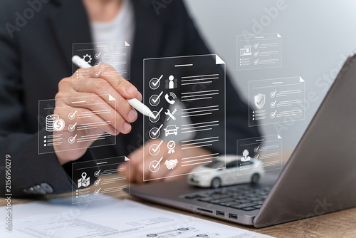 Obraz na plátně Customer satisfaction with insurance, Businesswoman reviewing automotive insuran