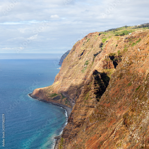 Cuadro en lienzo Madeira coastal cliffs
