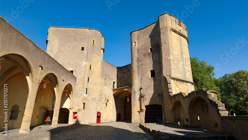 Obraz na płótnie Porte des Allemands displaying its medieval towers and arches under a clear blue