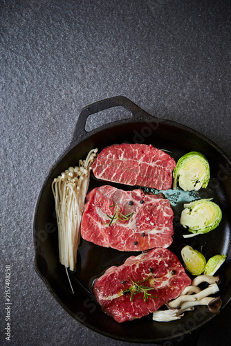 Obraz na płótnie raw beef steak with vegetables