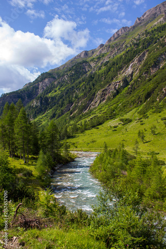 Foto Landscape in Austrian Alps - High mountains of higt Tauern around Grossglockner