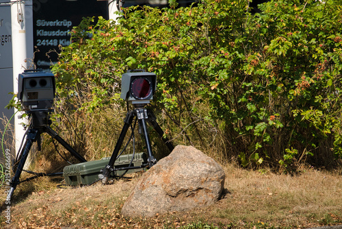 Bild auf Leinwand speed check camera on tripod