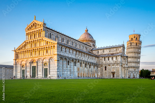 Картината върху платно piazza dei miracoli, pisa, italien