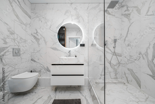 Canvastavla Calacatta marble tiles in walk-in shower bathroom