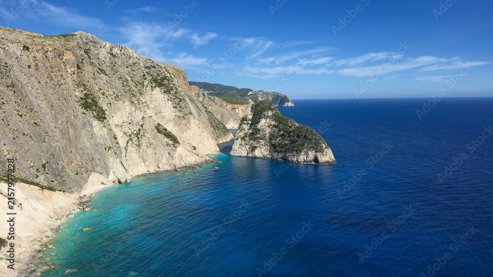 Obraz premium Stunning white beach and clear blue waters in Agalas Zakynthos, Greece