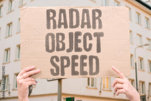 Obraz na płótnie "Radar Object Speed" Radio pulses bounce back, revealing distance and velocity