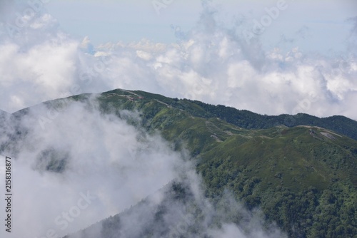 常念岳山頂から見た蝶ヶ岳山頂